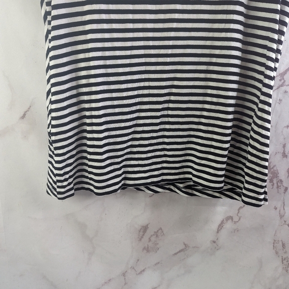 Chicos Tank Top Womens 2 Large Black White Striped V Neck Shirt Asymmetric - Picture 7 of 9